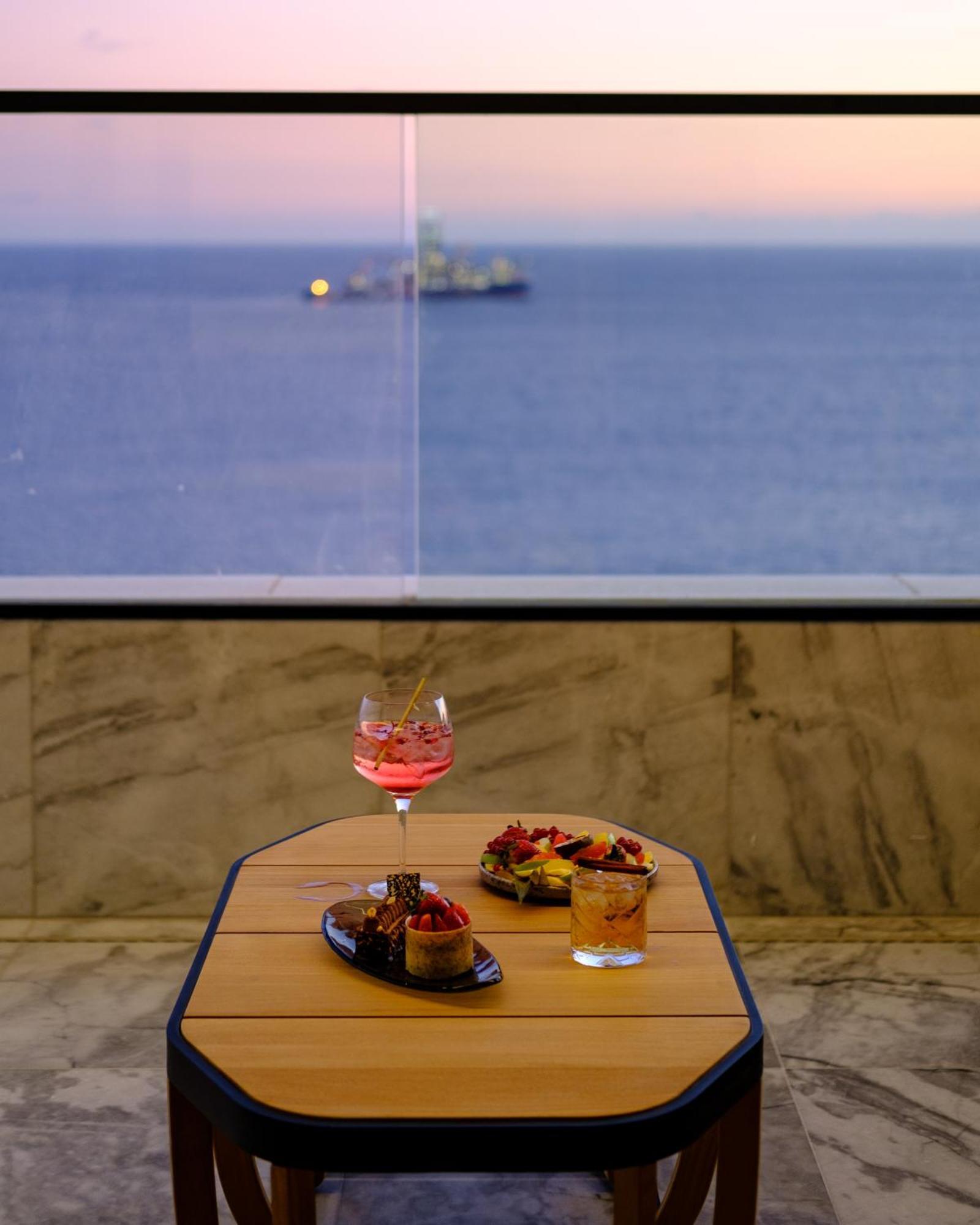 The Icon Limassol Apartment Ngoại thất bức ảnh